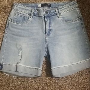 Kut from the Kloth Catherine boyfriend shorts
